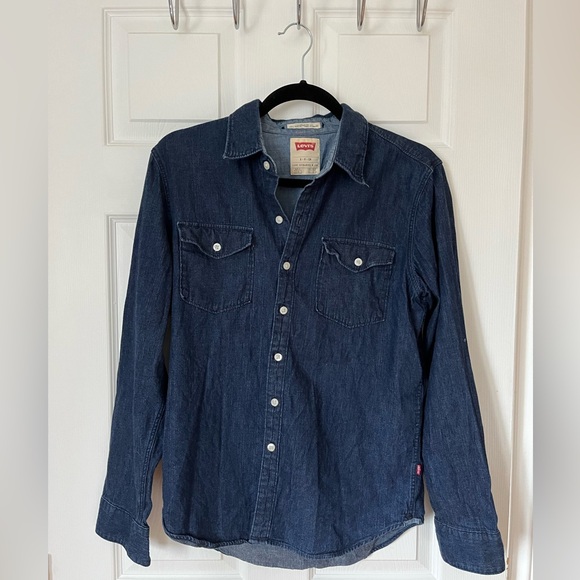 Levi’s Jean shirt - Picture 2 of 7